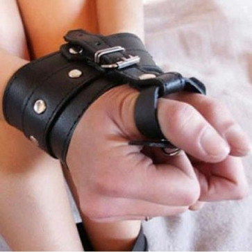 Кожаные наручники