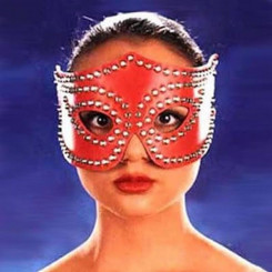 Красная карнавальная маска