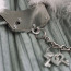 Наручники металеві Adrien Lastic Handcuffs White з білим пухнастим оздобленням - [Фото 1]